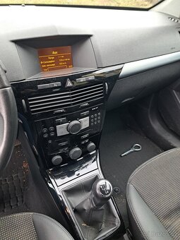 ND z Opel Astra Caravan 1.6 16V 85kW r.v. 2008 - 12