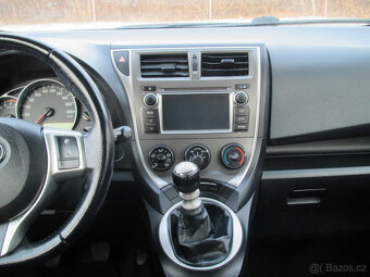 Toyota Verso 1.3 - 12