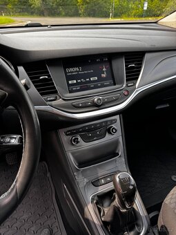 Opel Astra 1.4Turbo 2018 - 12