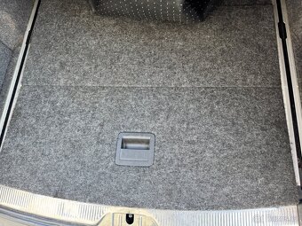Superb 2 combi fl 2.0tdi 125kw cfgb 4x4 dsg pouze díly z voz - 12