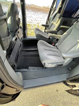 Chrysler Grand Voyager 2.8 CRD - 12