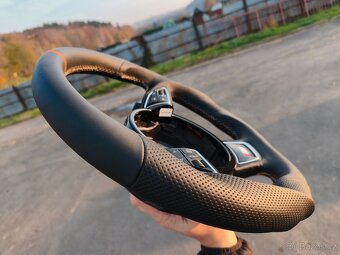 Nový kožený volant Audi PERFORMANCE, exkluzivní tvar - 12
