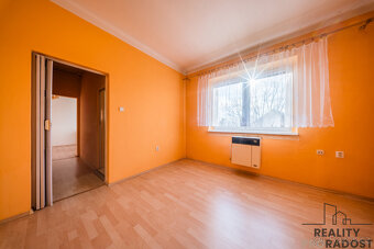 Prostorný byt 2 + kk v Bzenci - 12