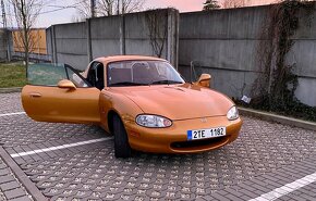 Mazda MX-5 NB Miata 1.6 81 kW, evo orange - 12