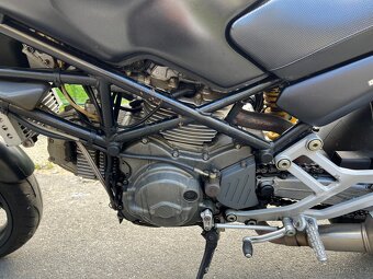 Ducati Monster 750 - 12