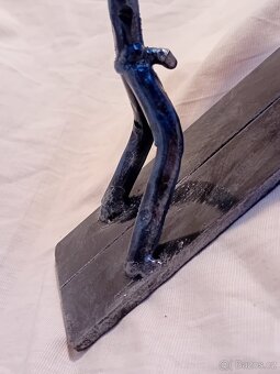 KOVANÉ, SVAŘOVANÉ STOJÁNKY NA SVÍČKY - ZARÁŽKY NA KNIHY - 12