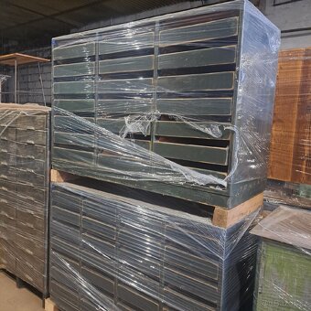 Industriální, tovární, sběratelský nábytek - 12