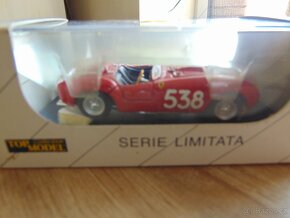 Ferrari 1:43  --- - 12