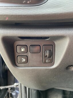 Citroën C4 Picasso 1.6 HDi 80 kW - 12