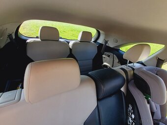 Kia Sorento, 2,2 crdi; 7 míst - 12