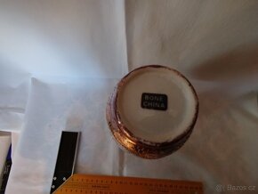 Porcelánová váza a jiné vázy a vázičky - 12