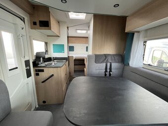 Pilote-JOA,1500km,5osob,garaz,klima,tempo,solar,alu,023,Akce - 12