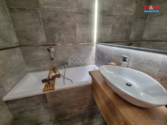 Prodej bytu 2+1, 52 m², Ostrava, ul. náměstí Antonie Bejdové - 12