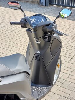 Honda SH 125i, kufr, původ ČR, servisní knížka - 12