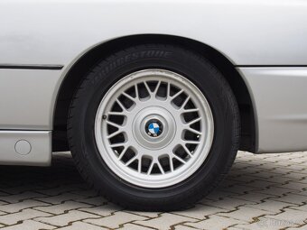 BMW 850i E31 1991 stříbrný celolak, najeto jen 122 600 km - 12