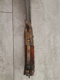 Dyka - 12