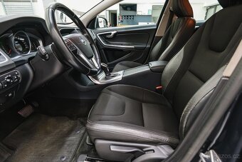 Volvo V60 2014  2.4 D4 AWD/AT 133 kW , tažné zařízení - 12