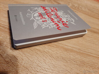 Thrillery a detektivky, drama, romance, povídky - 12