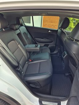 Kia Sportage 1.7crdi-Xenon-Panorama-Kamera- - 12