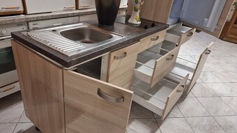 Malá 2m kuchyňská linka německé výroby - 12