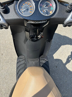 Piaggio Carnaby 125 - 12