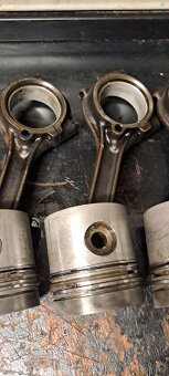 Prodám 4x píst motoru rs09 - 12