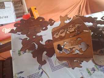 Retro dřevěné hodiny, lampy atd. - 12