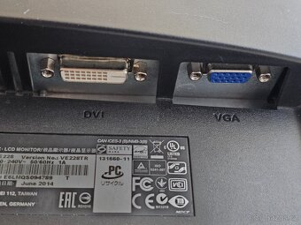 Kancelářský PC s monitorem - AMD, 6GB RAM, SSD - 12