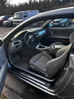 BMW E92 320i - 12
