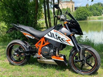 KTM 690 Duke R - 12