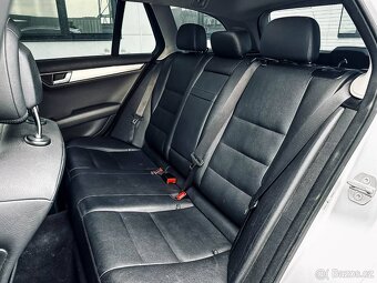 Mercedes-Benz C trieda Kombi 320 CDI Avantgarde A/T 4-matic - 12