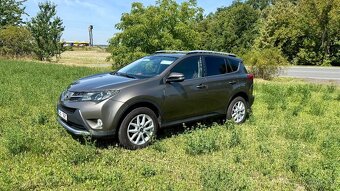 Prodám Toyota RAV4 top stav . Odpočet DPH - 12
