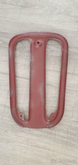 Jawa 50 pionýr 550, 555 prsíčka, dvířka, podsedláky, víčko - 12