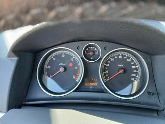 Opel Astra H 1,9 CDTi - 12