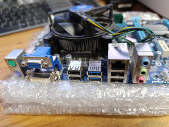 3ks Základní desky ASUS + Gigabyte + CPU + RAM - motherboard - 12