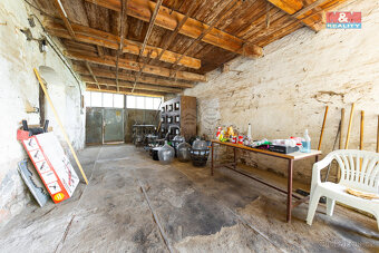 Prodej zemědělské usedlosti 263m² s pozemkem 1250m², Šumice - 12