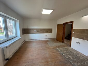 RD se zahradou v Karolince - 12