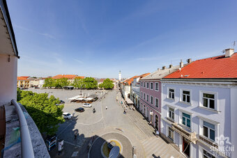 Pronájem kanceláře 79 m², Masarykovo náměstí - 12
