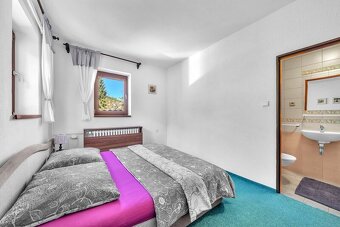 Rodinný dům s garáží a penzionem, Dolní Dvůr, Krkonoše, okre - 12