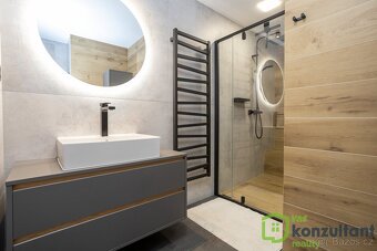 Prodej bytu 3+kk po kompletní rekonstrukci s garáží a balkón - 12