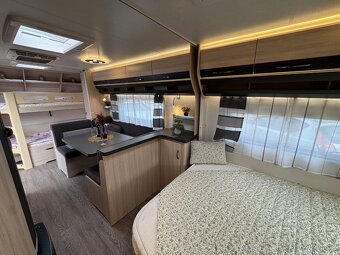 Hobby 560 KMFe De Luxe Edition Markíza, Klíma, Solar, Mover - 12