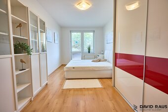 Prodej bytu 3+kk se dvěma balkony ( 102 m2 ), ul. Přízřenick - 12