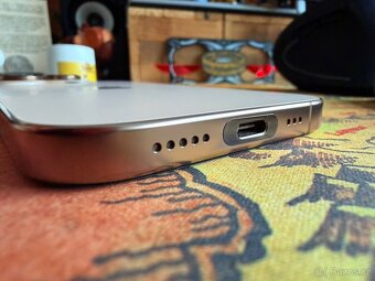 Mobilní telefon Apple iPhone 16 pro 256 GB desert titanium - 12
