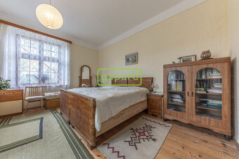 Vesnická usedlost-rodinný dům s hospodářskými stavbami v Ho - 12