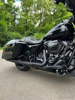 Harley Davidson Street Glide Special FLHXS - 12
