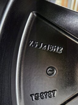 Pěkná zimní sada VW MULTIVAN T7 18" 5x120 235/50/18 - 12