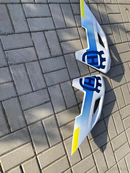 Prodám Husqvarna TE 300 TBI, model 2024, vynikající stav - 12