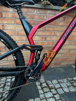 Radon skeen trail, CF 9.0, 20” - SLEVA - 12