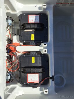 Dětské elektrické autíčko - 12