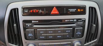 Hyundai i20 1.2 Family Space koupeno v ČR 1 majitel Cebia - 12